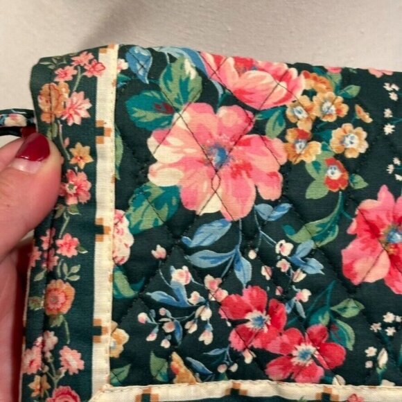 Vera Bradly Cross Body Floral Quilted Small Purse Feminine Spring Casual - Picture 4 of 13